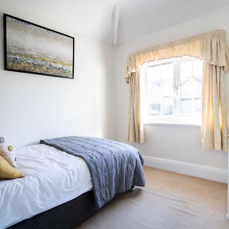 Beautiful Detached Home In Quaint Village Setting Wetherby Exterior photo