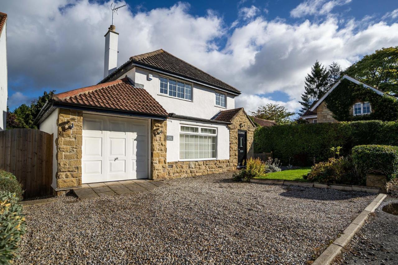 Beautiful Detached Home In Quaint Village Setting Wetherby Exterior photo